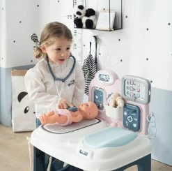 Set Küche Mit Technischer Ausstattung Tech Edition Smoby Elektronisch Mit Einer Medizinischen Theke Für Einen Arzt Mit Einer Pinkelnden Puppe